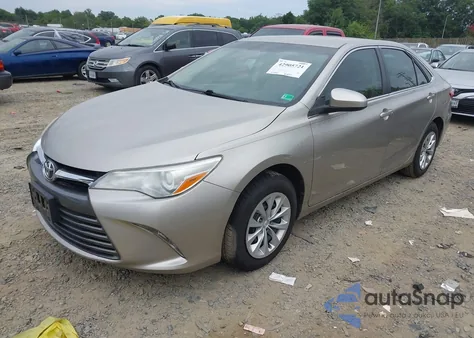 2016 Toyota Camry Le z USA, uszkodzony, nr VIN 4T4BF1FK0GR552155